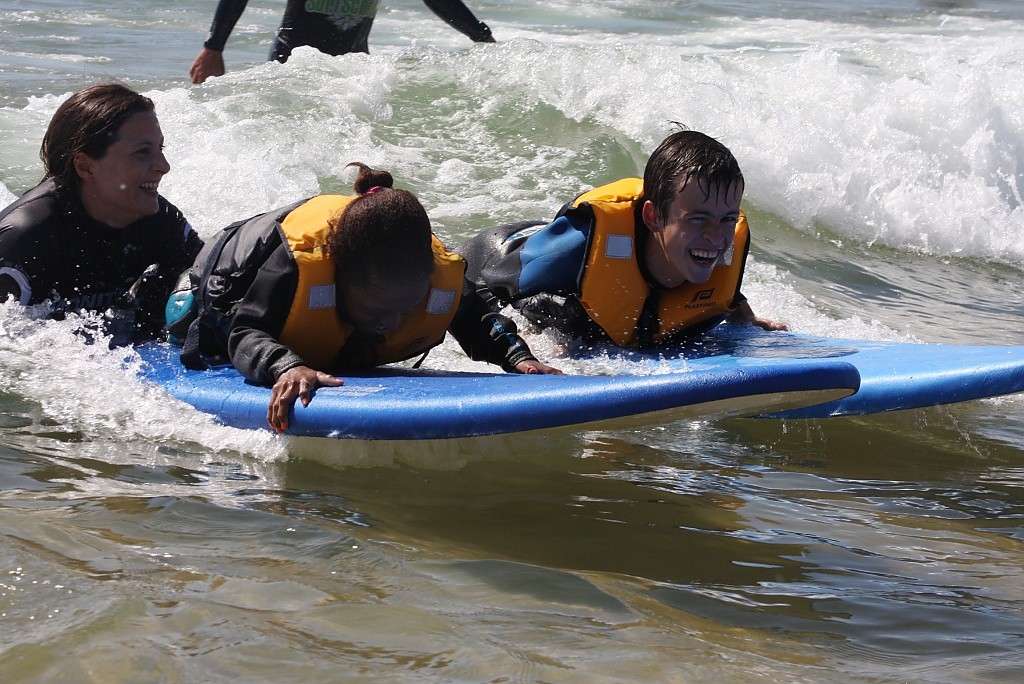 Associação Salvador promoveu evento de surf adaptado Ondas para Todos