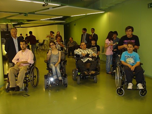 Associação Salvador apoia 12 pessoas com deficiência motora